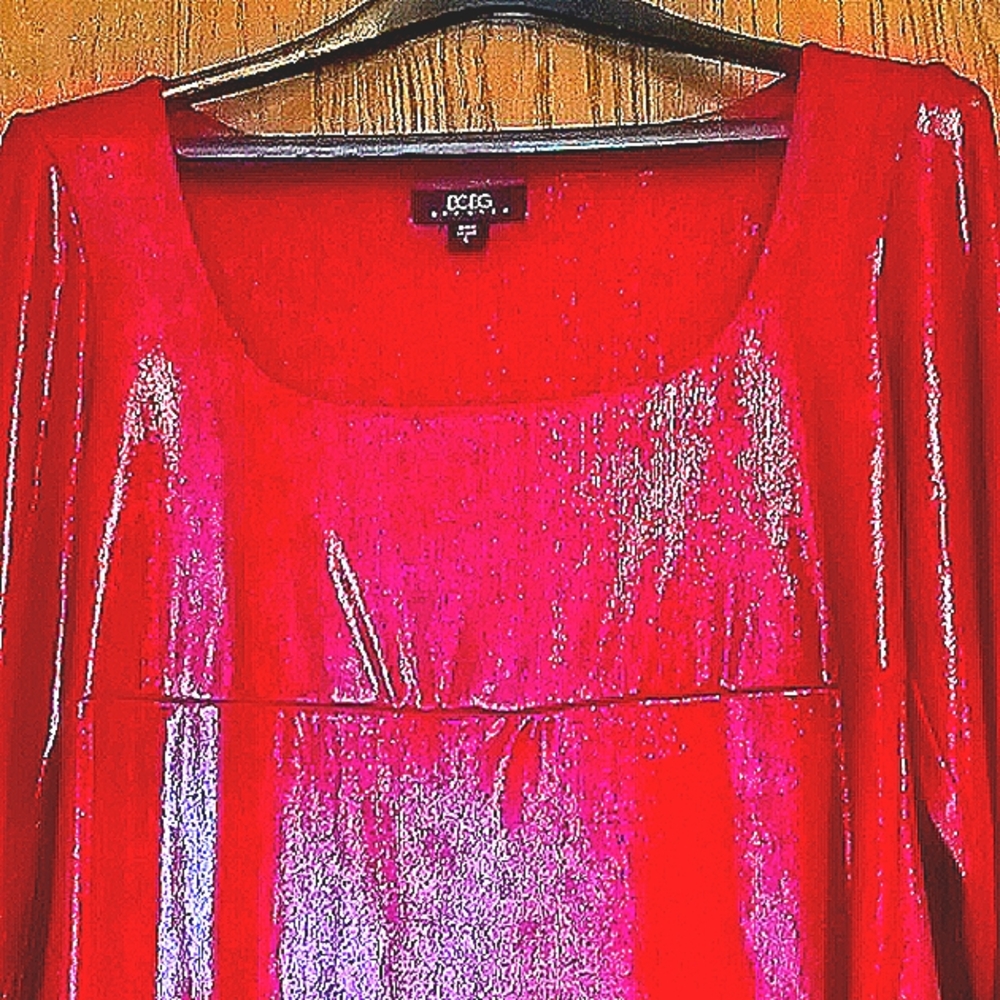 💥 CLEARANCE 12.00   sale  BCBG sale sparkly liquid BCBG  medium red dress❤️❤️❤️